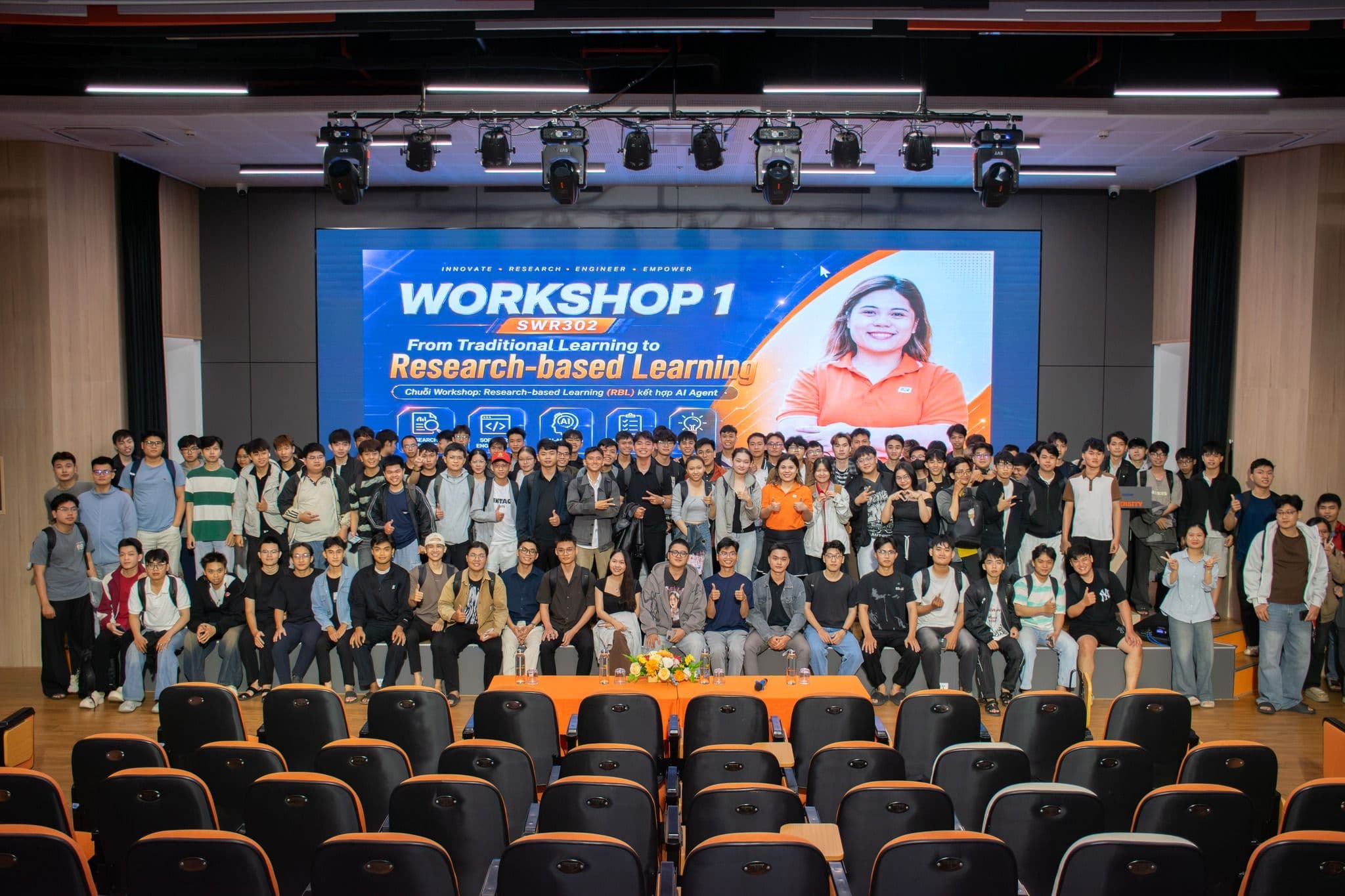 Workshop mở đầu chuỗi Research-based Learning & Agentic AI thu hút sinh viên công nghệ