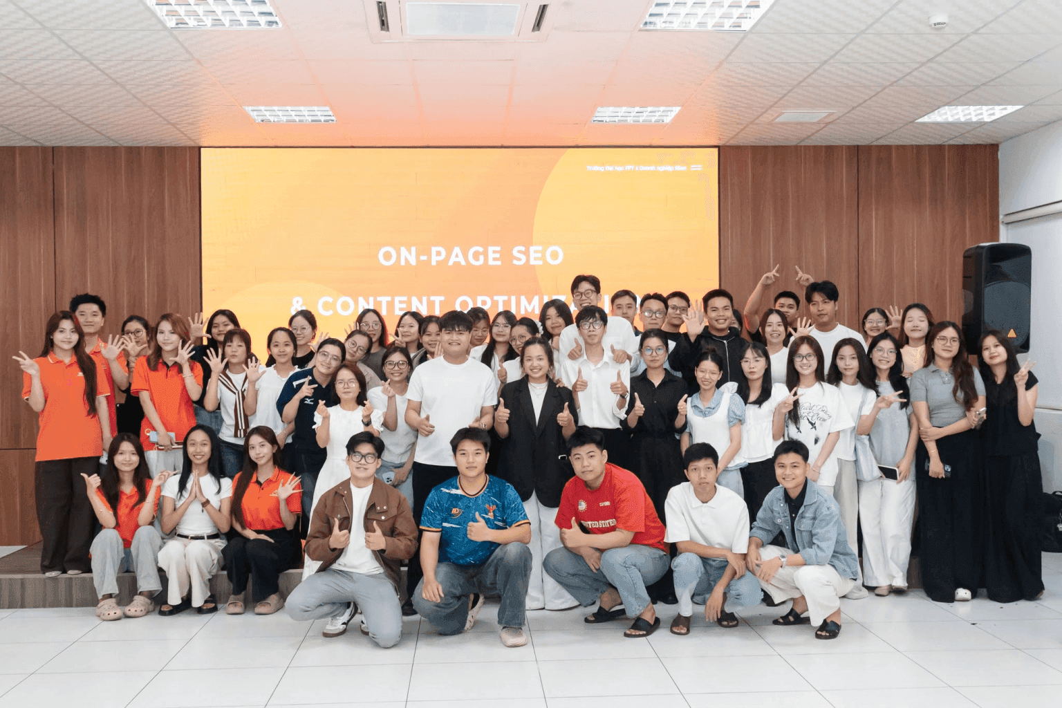Project Presentation: Sinh viên Đại học FPT trình bày giải pháp SEO và tối ưu nội dung trước doanh nghiệp