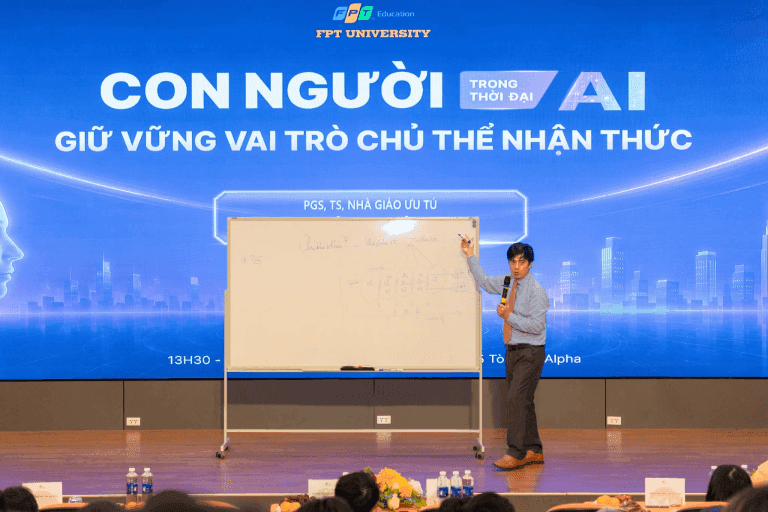 Giữ vững vai trò con người trong thời đại AI: Góc nhìn từ GS, Nhà giáo Ưu tú Lê Hữu Ái