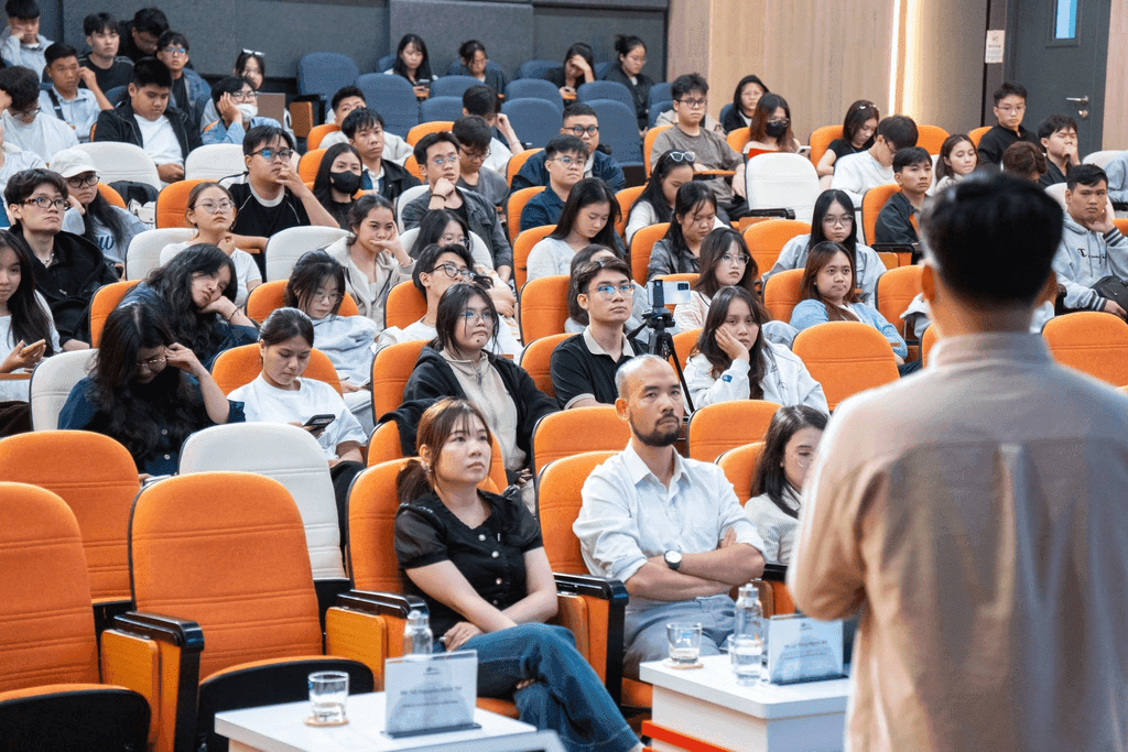 Founder REBO chia sẻ hành trình khởi nghiệp cùng sinh viên Đại học FPT