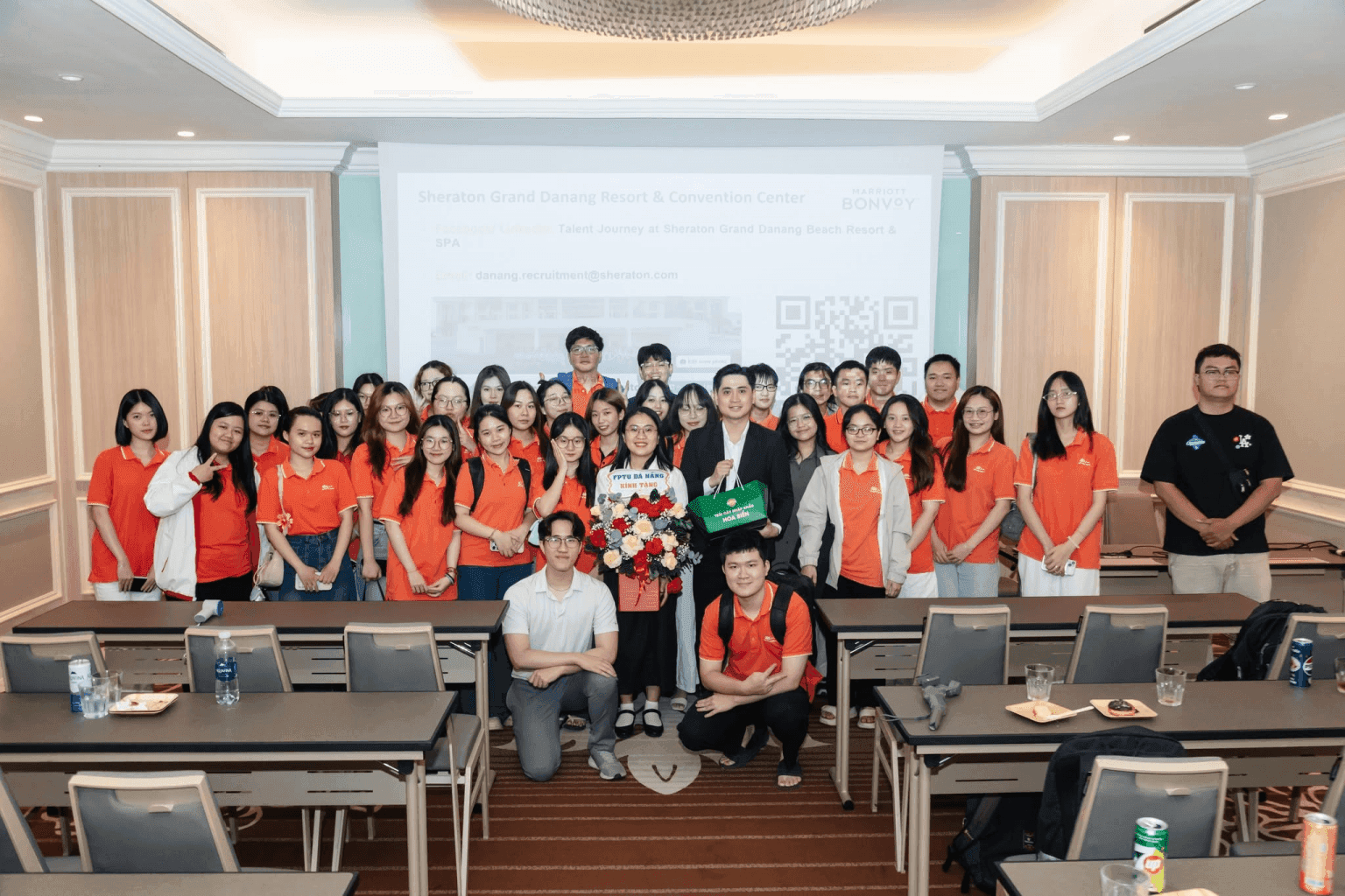 Sinh viên Ngôn ngữ Anh trải nghiệm môi trường làm việc quốc tế tại Sheraton Grand Danang Beach Resort & Spa