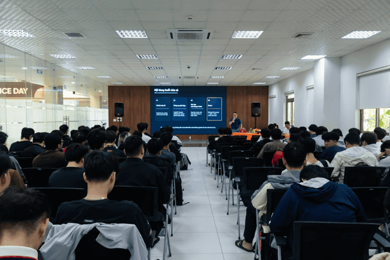 Workshop “Java with AI”: Khi lập trình viên học cách làm chủ công cụ thay vì phụ thuộc vào AI