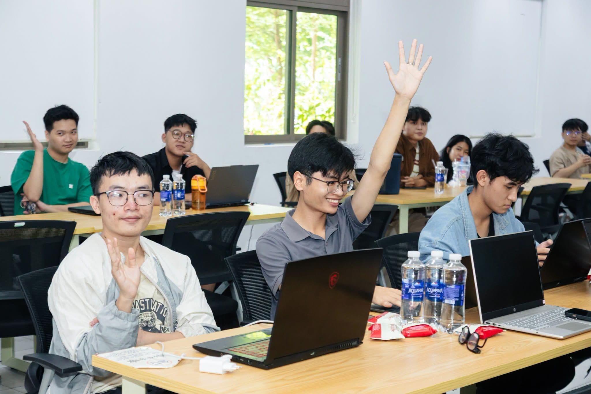 Tiêu đề 3: Workshop Team1 Uni Tour mở rộng góc nhìn nghề nghiệp trong lĩnh vực Web3 và blockchain
