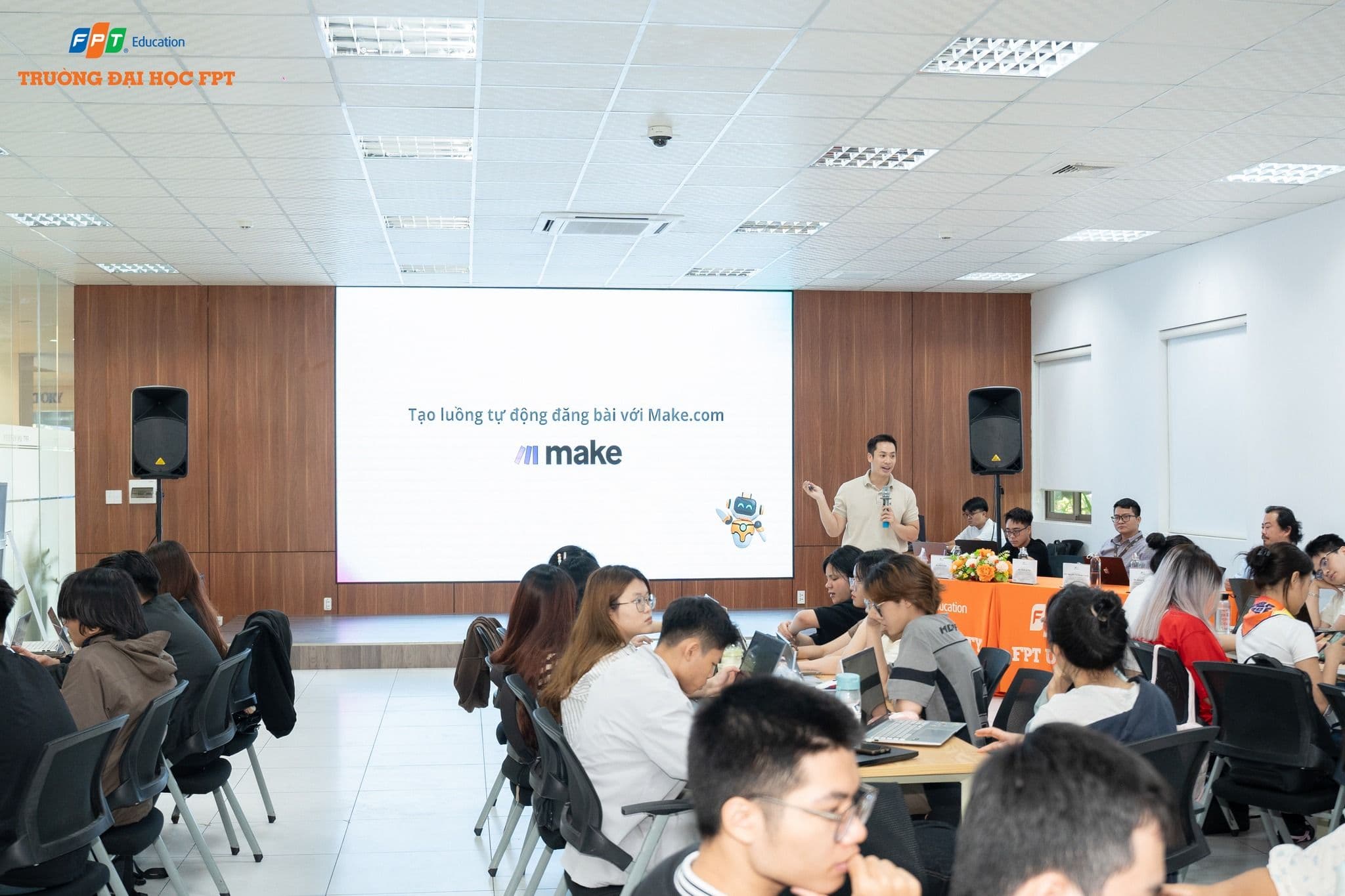 Ứng Dụng AI Marketing Automation: Workshop Đột Phá Cho Sinh Viên Digital Marketing