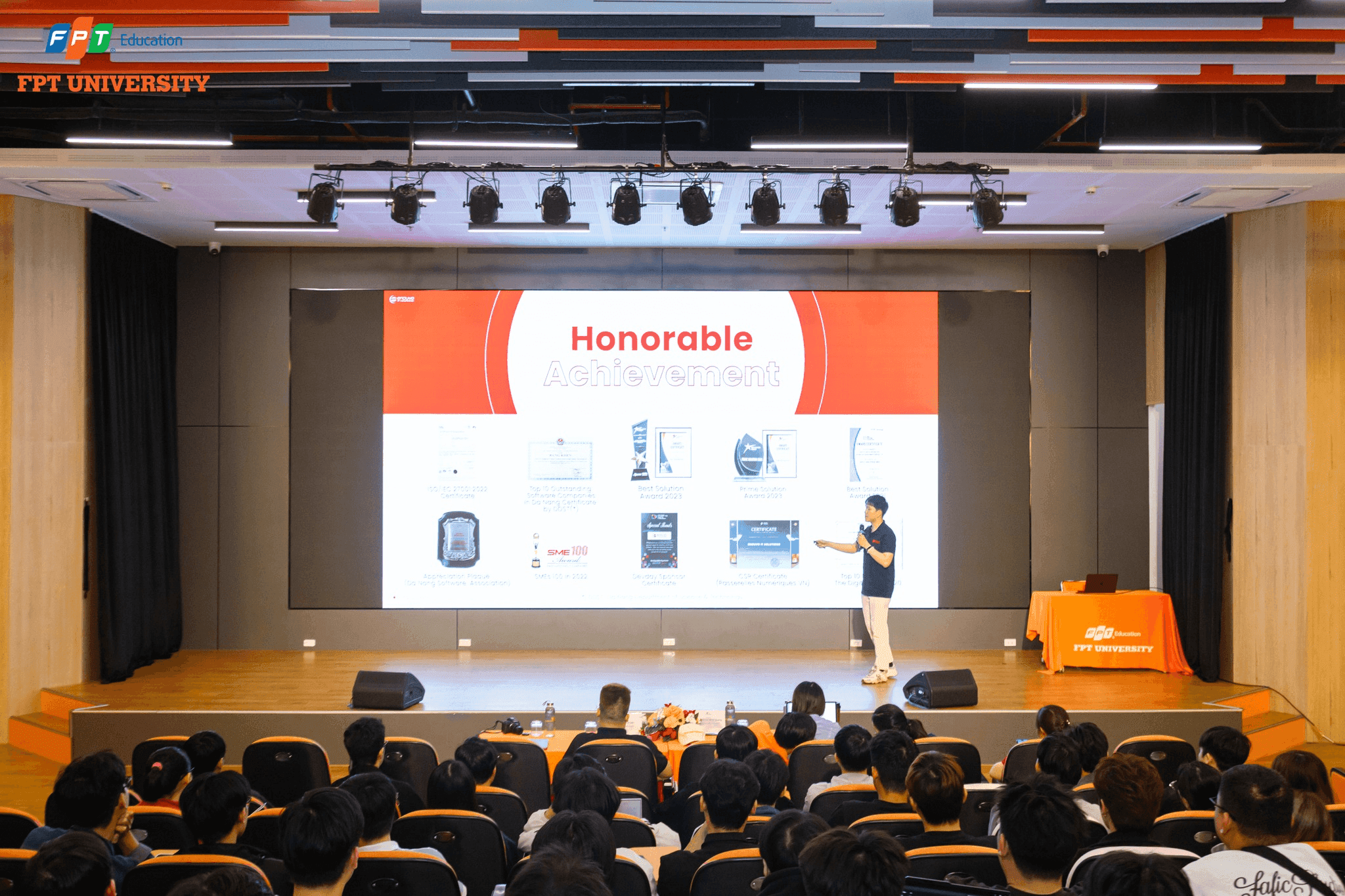 Workshop ứng dụng AI & LLMs trong vòng đời phát triển phần mềm: Góc nhìn thực tiễn cho sinh viên công nghệ