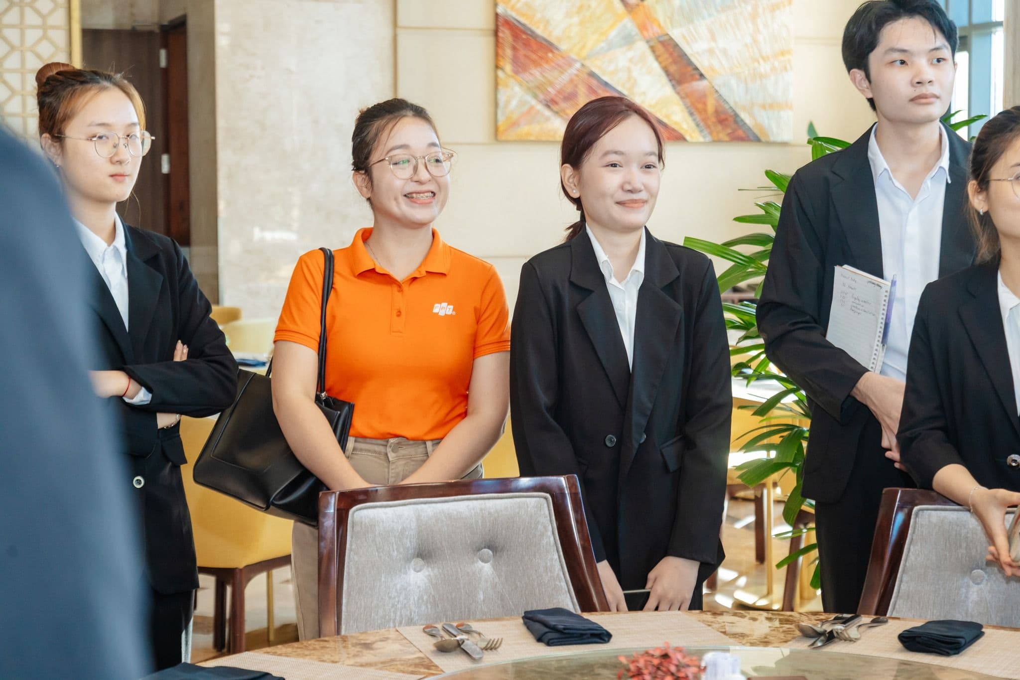 Sinh viên Du lịch & Khách sạn Đại học FPT trải nghiệm thực tế tại Sheraton Grand Danang Beach Resort & Spa